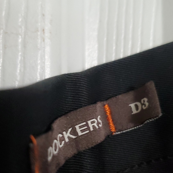 Men's Dockers Classic Fit Black Dress Slacks - Picture 3 of 4